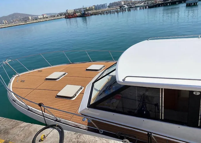 Barco Americano Sotogrande