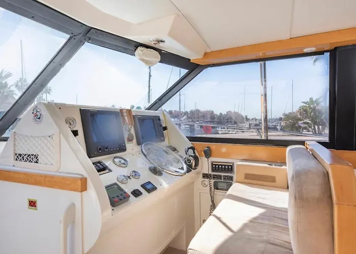 Barco Americano Sotogrande
