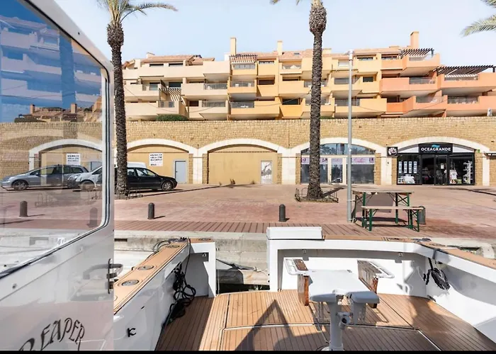 Barco Americano Sotogrande
